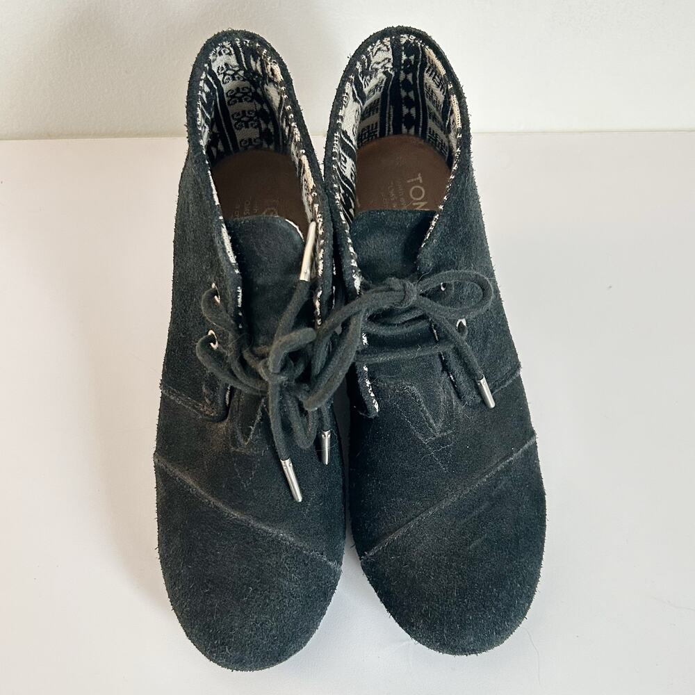 Toms Suede Desert Wedge Tie Ankle Bootie Size 7 Black - Picture 4 of 8